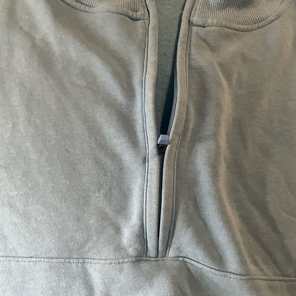 Beyond Yoga slightly cropped hoodie.NWT - Picture 2 of 5